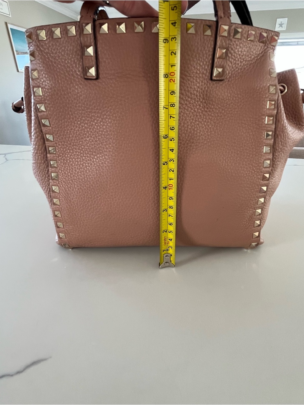 Valentino Garavani Rockstud Grainy Leather Drawstring Tote Dusty Rose / Camel - Picture 14 of 16